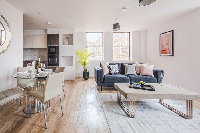 2 Bedroom Flat For Sale In The Forum, Marlborough Road, Swindon, SN1