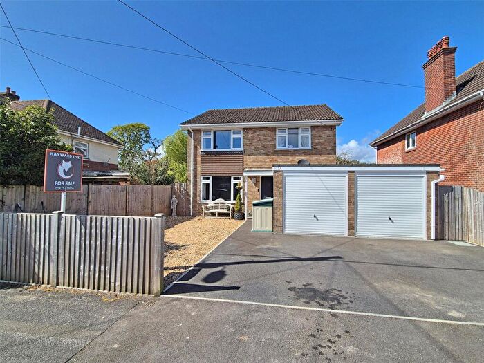 4 Bedroom Detached House For Sale In Manor Road, New Milton, Hampshire, BH25