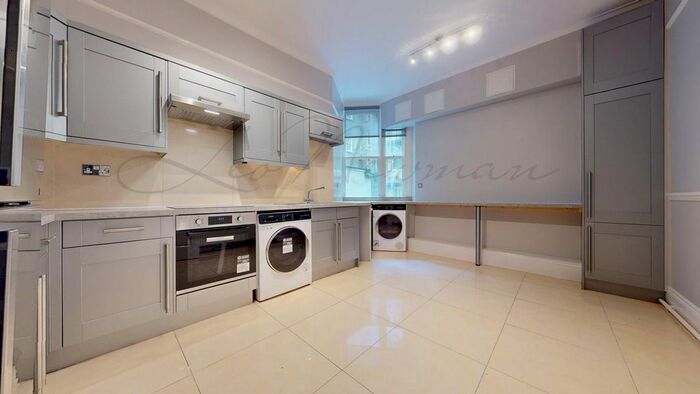 4 Bedroom Flat To Rent In Bickenhall Street, Marylebone, W1U