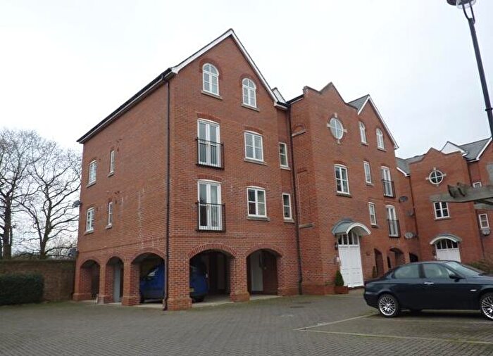 2 Bedroom Flat To Rent In Quayside Walk, Marchwood, Southampton, SO40