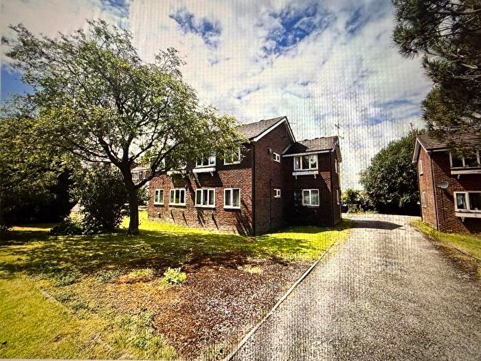 1 Bedroom Flat To Rent In Millersdale Court, Glossop, Derbyshire, SK13