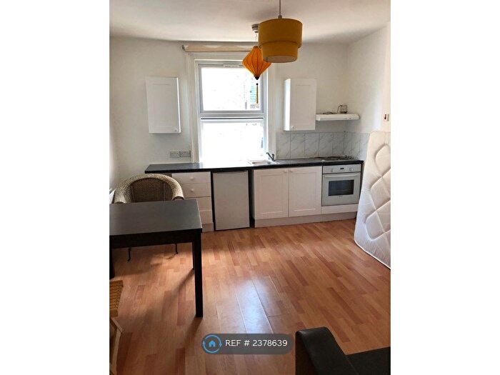 2 Bedroom Flat To Rent In Malvern Road, London, NW6