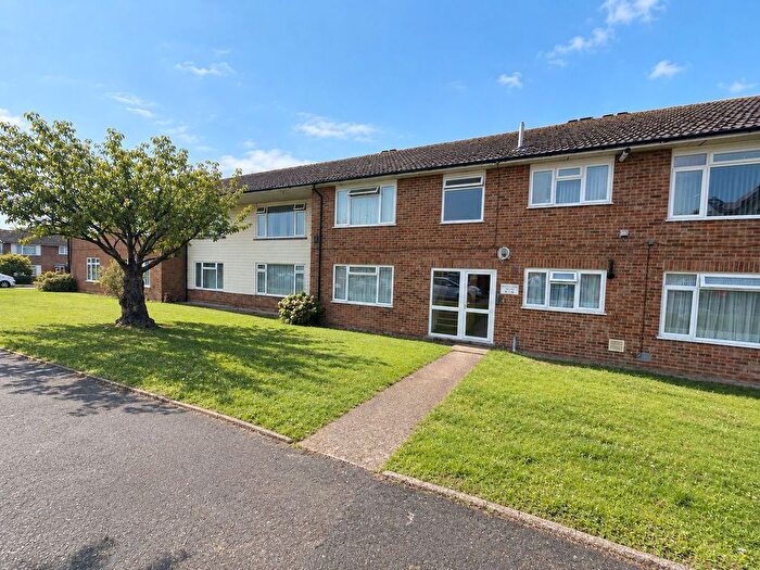 2 Bedroom Flat To Rent In Normandale, Bexhill-On-Sea, TN39