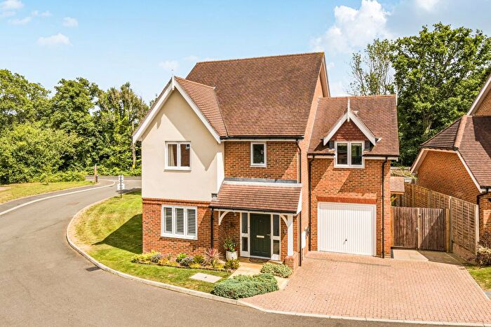 4 Bedroom Detached House For Sale In Weyburn Lane, Elstead, Godalming, GU8