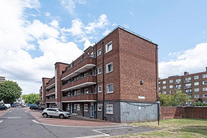 3 Bedroom Flat To Rent In Colville Estate, Hoxton, London, N1