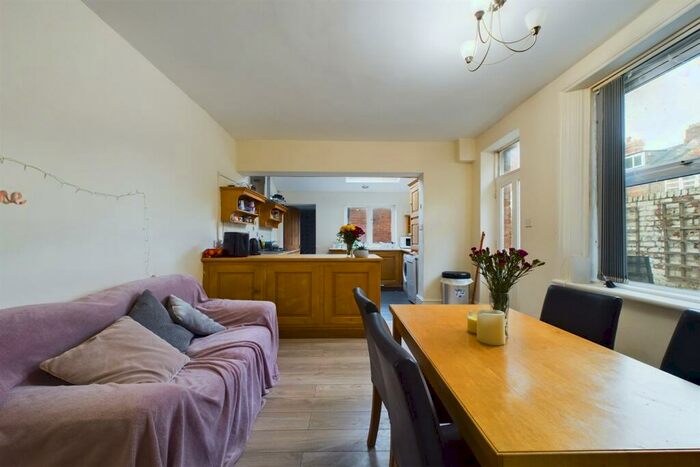 6 Bedroom Terraced House To Rent In Queens Road, Jesmond, Newcastle Upon Tyne, NE2
