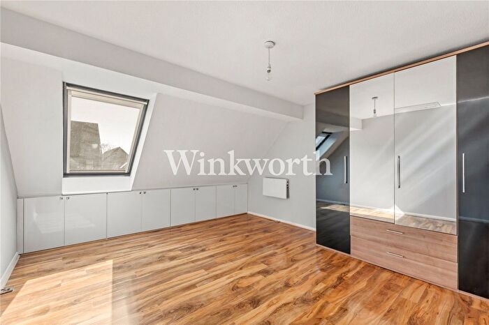 2 Bedroom End Terrace House To Rent In Pilgrims Close, London, N13