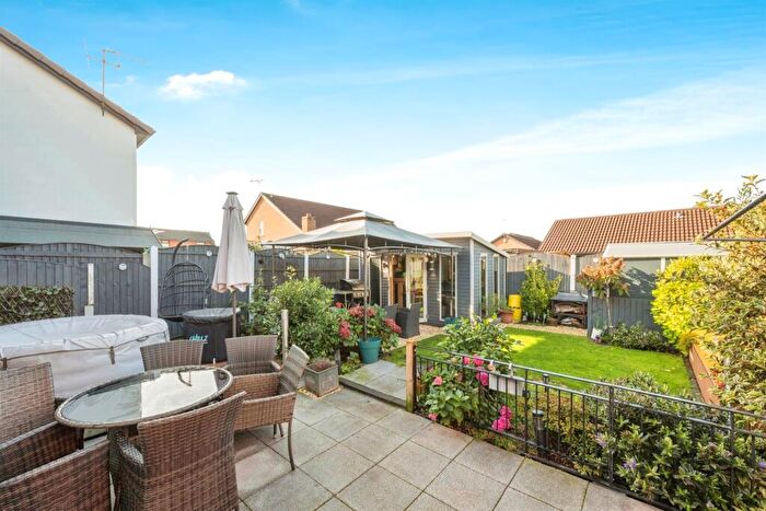 2 Bedroom Bungalow For Sale In Newhall Road, Kirk Sandall, Doncaster, DN3