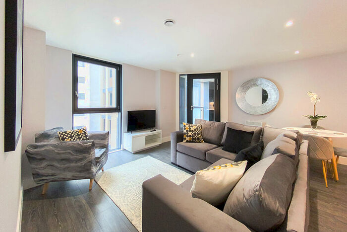 2 Bedroom Apartment To Rent In The Hallmark, Green Quarter, Manchester, M4