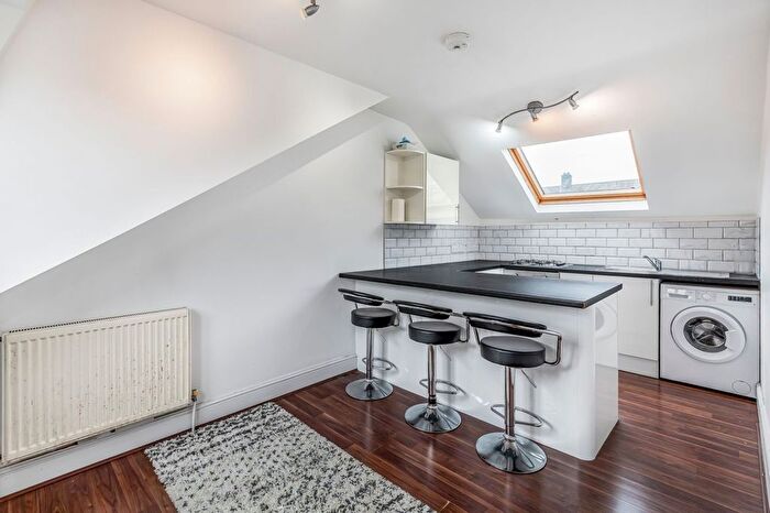 1 Bedroom Flat To Rent In Nunhead Lane, London, SE15