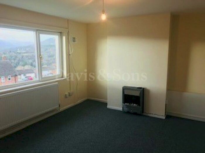 1 Bedroom Flat To Rent In Newman Road, Trevethin, Pontypool, Monmouthshire. NP4
