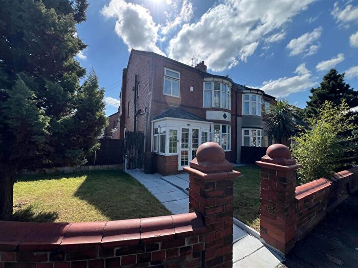 4 Bedroom Semi-Detached House For Sale In Kingsway, Manchester, M19