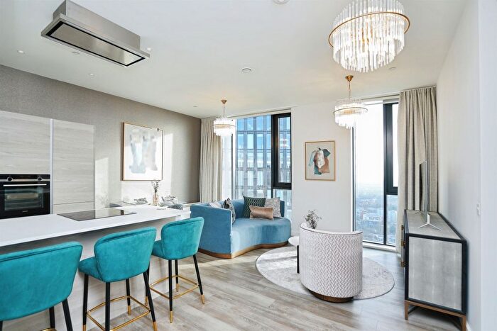 3 Bedroom Flat For Sale In The Bank Tower, Birmingham, B15