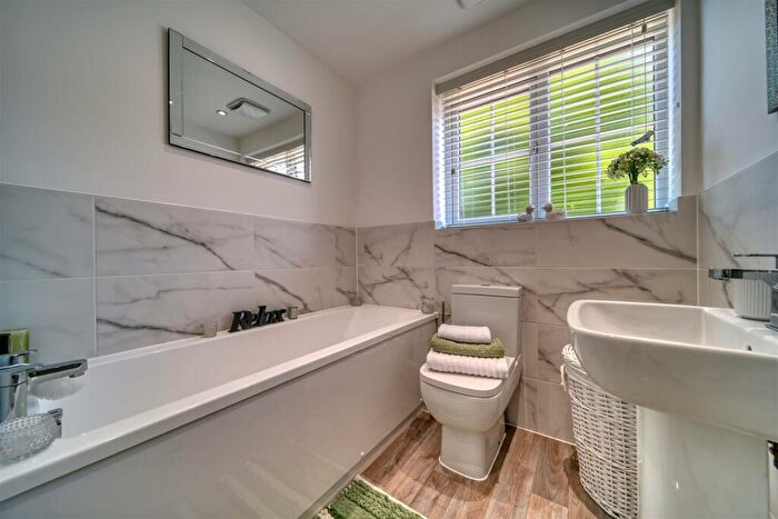 4 Bedroom Detached House For Sale In Maddoxford Gardens, Boorley Green, SO32