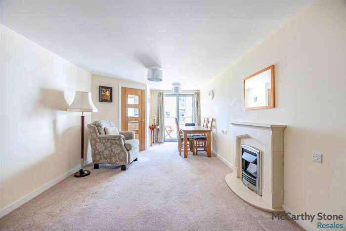 1 Bedroom Flat For Sale In Florence Court, North Deeside Road, Aberdeen, AB15