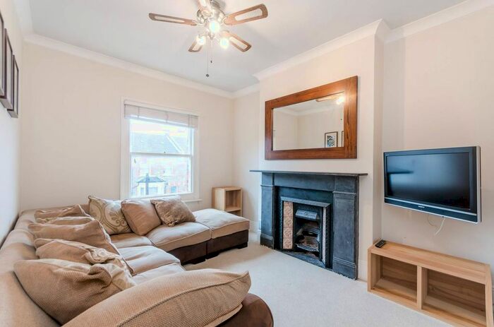2 Bedroom Flat To Rent In Bravington Road, Maida Vale, London, W9