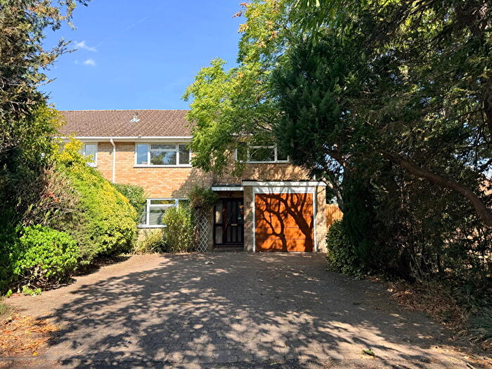 4 Bedroom Semi-Detached House To Rent In Albert Road, Farnborough, GU14