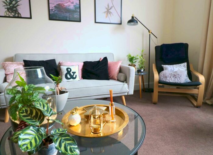 2 Bedroom Flat To Rent In Mill Street, Wantage, OX12