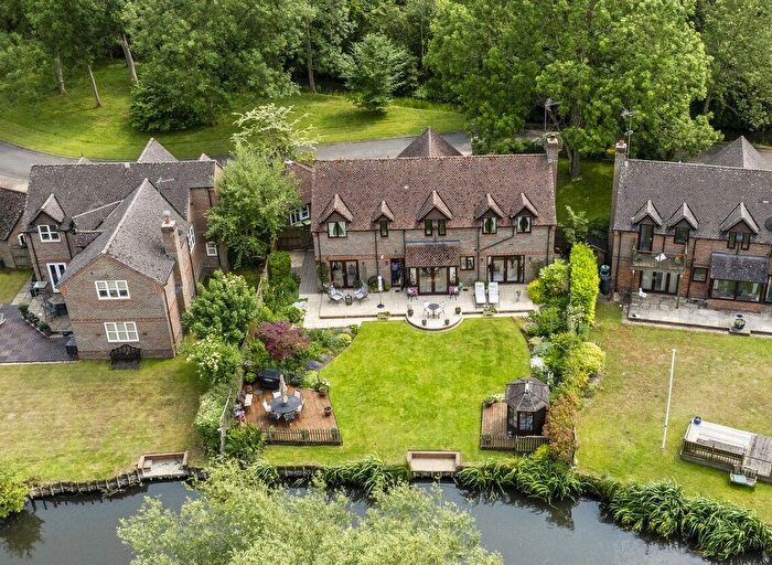 5 Bedroom Detached House For Sale In Dewe Lane, Burghfield On The River Kennet, RG30