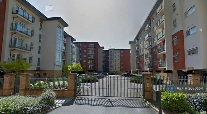 2 Bedroom Flat To Rent In Clarkson Court, Hatfield, AL10