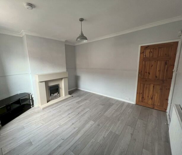 2 Bedroom House To Rent In Welbeck Street, Cresswell, S80