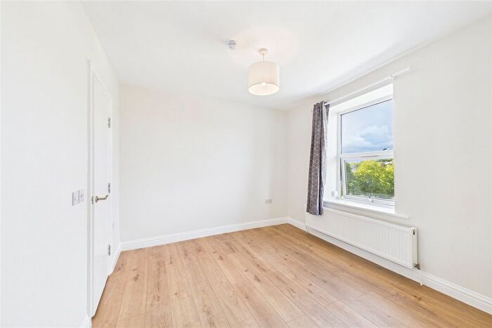 1 Bedroom Flat To Rent In Nelson Street, Aldershot, Hampshire, GU11