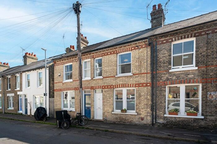 3 Bedroom Terraced House For Sale In Thoday Street, Cambridge, CB1