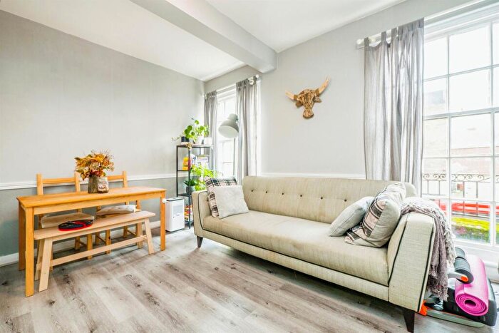 1 Bedroom Apartment For Sale In Westgate Street, Cardiff, CF10
