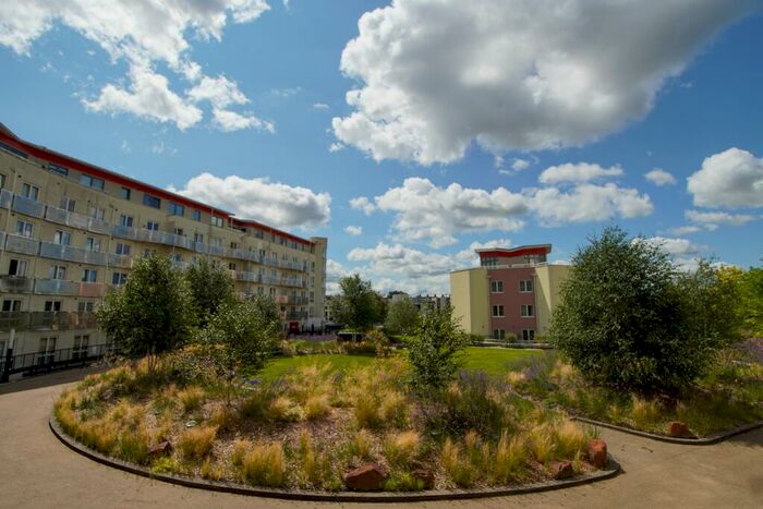 1 Bedroom Apartment To Rent In The Crescent, Hannover Quay, Harbourside, BS1