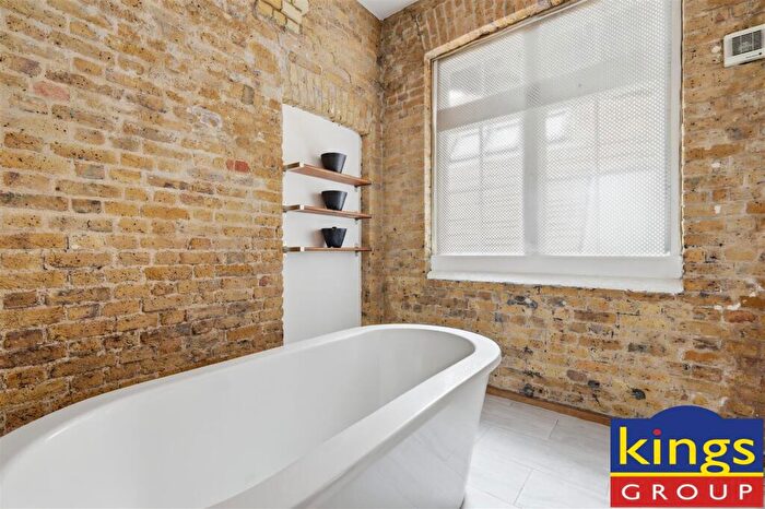 4 Bedroom Penthouse For Sale In Lansdowne Drive, London, E8 - Photo 9