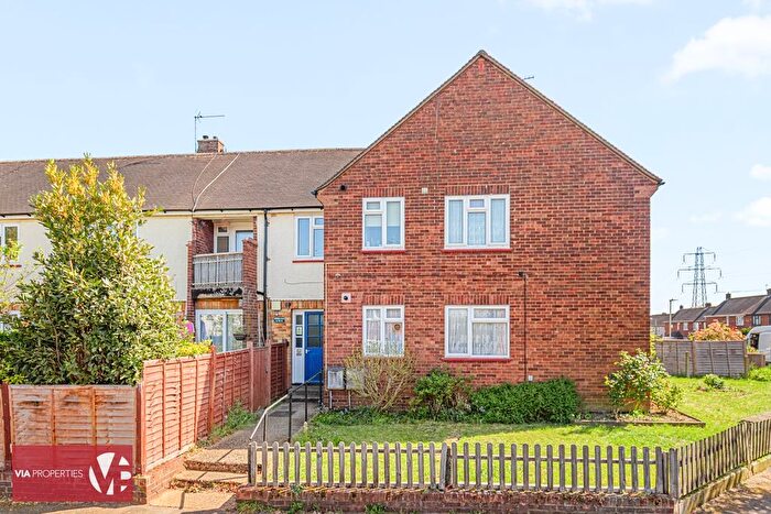 2 Bedroom Flat To Rent In Norris Rise, Hoddesdon, EN11