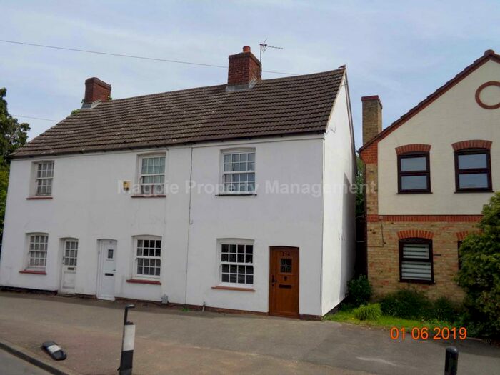 2 Bedroom Semi-Detached House To Rent In St Neots, PE19