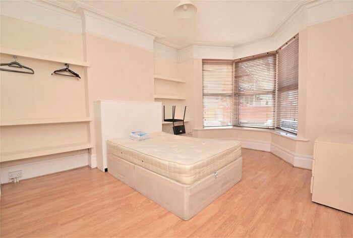 6 Bedroom Terraced House To Rent In Kingsholm Road, Gloucester, GL1