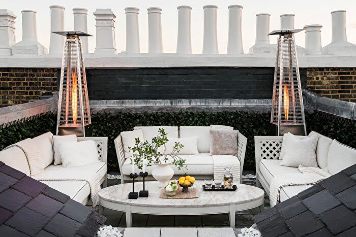 2 Bedroom Flat To Rent In Onslow Gardens, South Kensington, London, United Kingdom, SW7