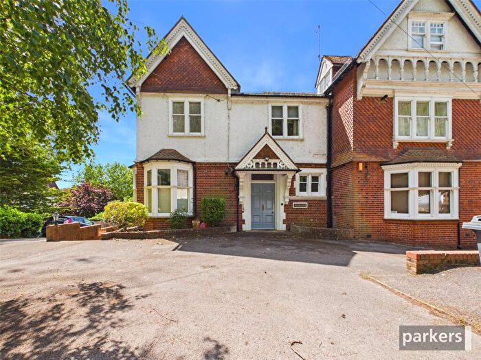 3 Bedroom Apartment To Rent In The Warren, Caversham, Reading, Berkshire, RG4