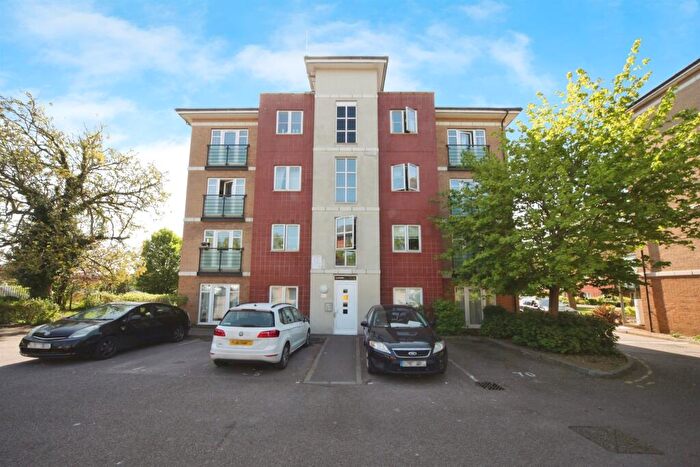 1 Bedroom Flat For Sale In The Parklands, Dunstable, LU5
