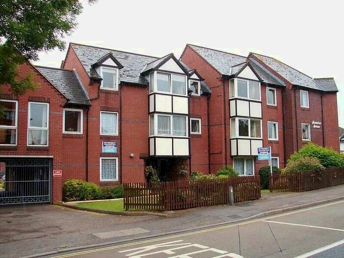 1 Bedroom Flat To Rent In Exeter Road, Exmouth, Devon, EX8