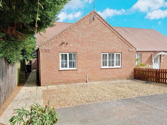 3 Bedroom Semi-Detached Bungalow For Sale In High Street, Billinghay, LN4