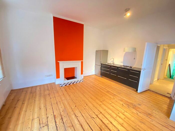2 Bedroom Flat To Rent In Electric Avenue, London, SW9