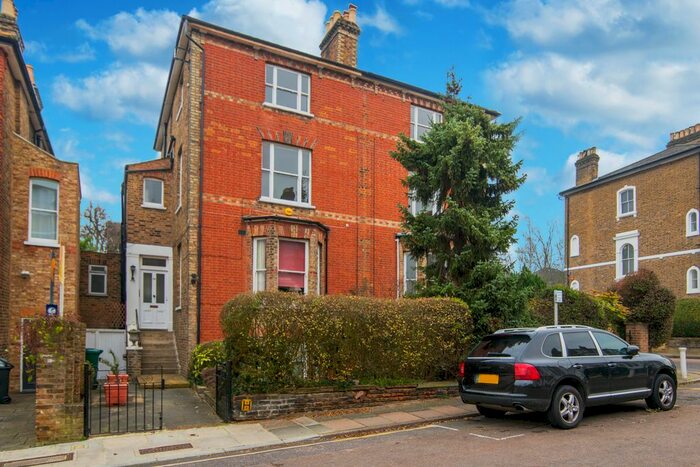 3 Bedroom Flat To Rent In Mount Ararat Road, Richmond, TW10