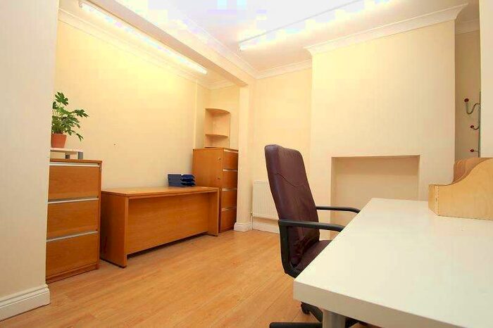 House To Rent In Suttons Lane, Hornchurch, RM12