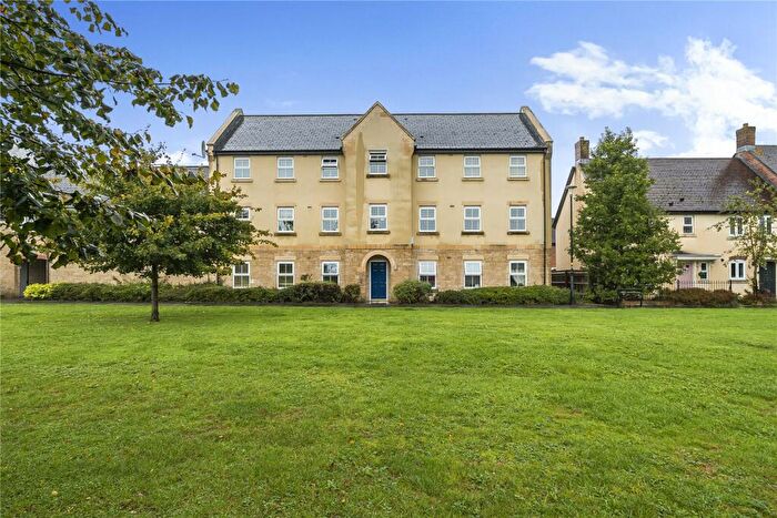 2 Bedroom Apartment For Sale In Cassini Drive, Oakhurst, Swindon, SN25