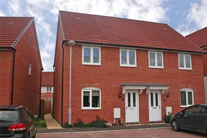 3 Bedroom Semi-Detached House To Rent In Mount Pleasant Lane, Hatfield, AL9