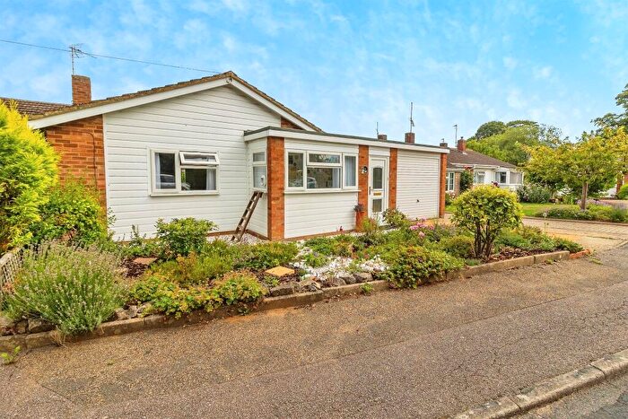 3 Bedroom Semi-Detached Bungalow For Sale In Foster Road, Harlington, Dunstable, LU5