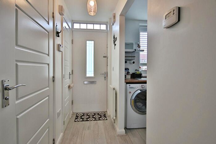 2 Bedroom Terraced House For Sale In Richmond Lane, Kingswood, HU7