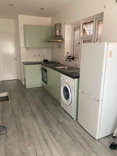 1 Bedroom Flat To Rent In Chadwel Heath, RM6