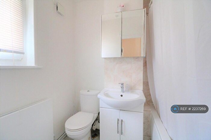 1 Bedroom Flat To Rent In Shooters Hill, London, SE18