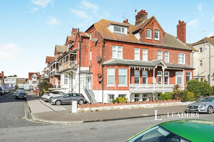 2 Bedroom Flat To Rent In Sea Road, Felixstowe, IP11