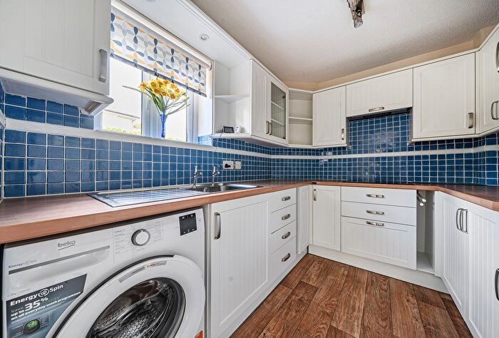 1 Bedroom Flat For Sale In Holme Grange, Rusthall Road, Tunbridge Wells, Kent, TN4