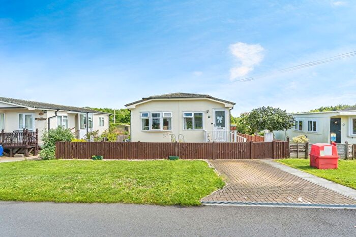2 Bedroom Park Home For Sale In New Forest Park, West Common, Langley, Southampton, SO45